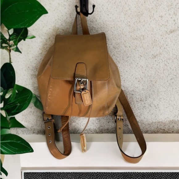 COACH Vintage Light Tan Leather Legacy Drawstring Backpack Bag - Picture 1 of 12